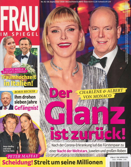 FRAU IM SPIEGEL
