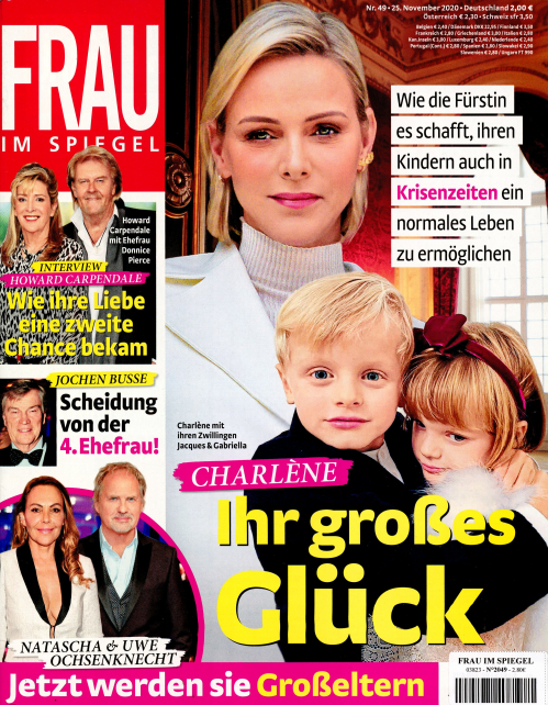 FRAU IM SPIEGEL